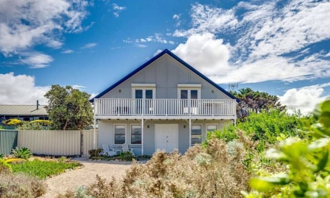 Middleton Casa | Barefoot Bungalow Middleton Escape