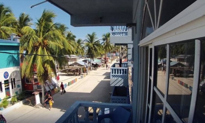 Cayo Corker Hotel | Barefoot Caye Caulker Hotel