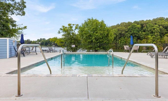 Winchester Casa | Barefoot Dreams w/Flat Lot, Pool, Paddleboards