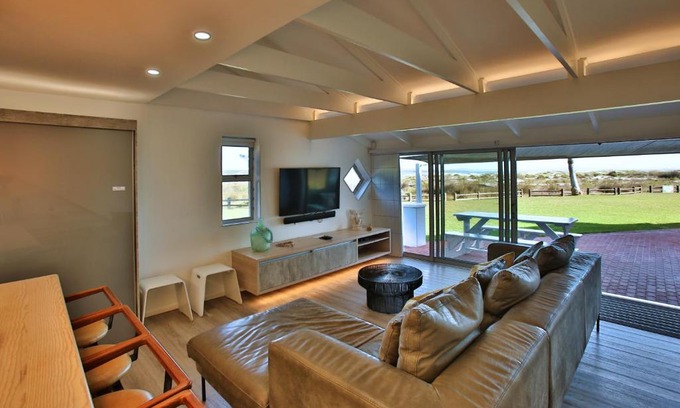Langebaan Casa | Barefootin Beachfront Cottage, Loadshedding-Proof, Steps Away from Langebaan Main Beach Bliss