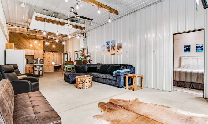 Mather Casa | Barn & cabin with firepits, grills, foosball, kayaks, home theater, & 2 kitchens