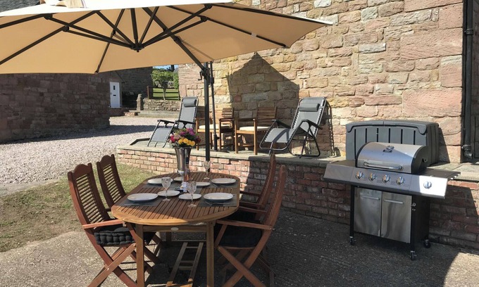 Cauldon Low Casa | Barn Conversion - Sleeps 4 - Pet friendly - Garden