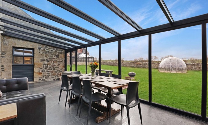 Bamburgh Casa | Barn Cottage - North East Escapes