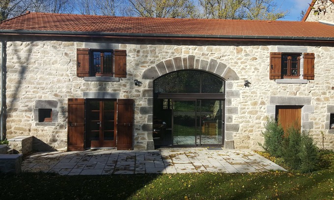 Loubeyrat Casa | Grange 1851 bellamente restaurado en 2016. Las 4 estrellas. Chatel Cerrar