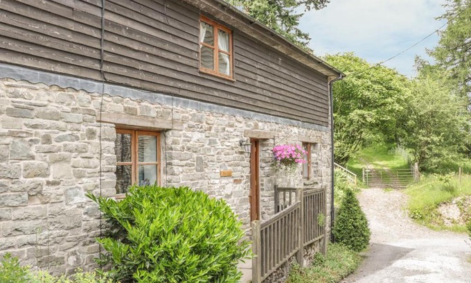 Felindre Casa | Barn End, Knighton