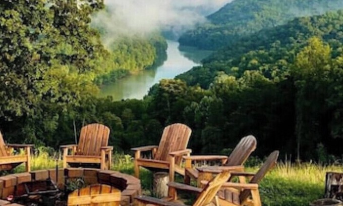 Big Creek Casa | Barn Loft Apt 2 with Lake & Mountain views & custom wood accents through out.