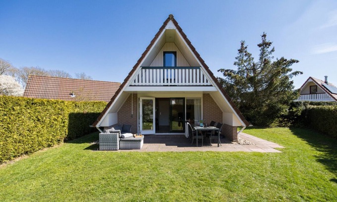 Zwiggelte Casa | Barn Owl I Vacation Home with Fine Garden