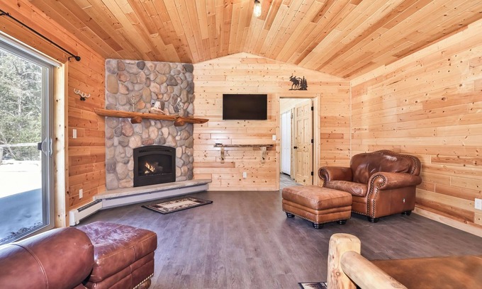 Arbor Vitae Cabina | Barndominium Cabin in the Northwoods of Arbor Vitae WI minutes from Slo's Pub
