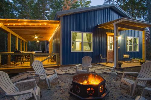 Franklin Casa | Barndominium With Hot tub and Deck