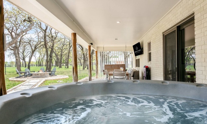 Fredericksburg Casa | Baron's Bungalow | 2/2, Hot Tub, Fire-pit & Grill, Pet Friendly w/ fee