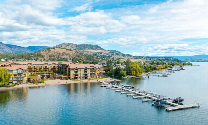 Westbank Condominio | Barona - Katherine`s Place · Breathtaking Lakefront Condo with Boat Slip