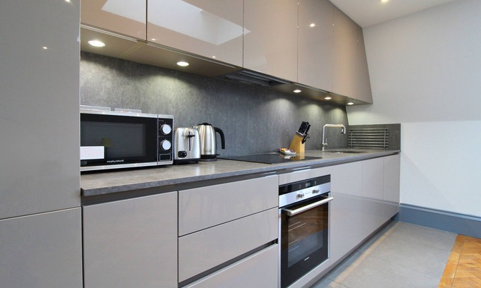 West Kensington Apartamento | Barons Court Queens Club by Viridian Apartments