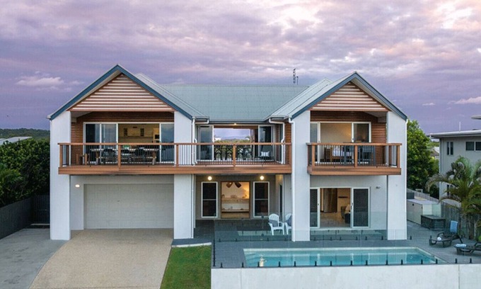 Agnes Water Casa | Barrier Reef Retreat - 4BR w/ Pool 1 min to Beach