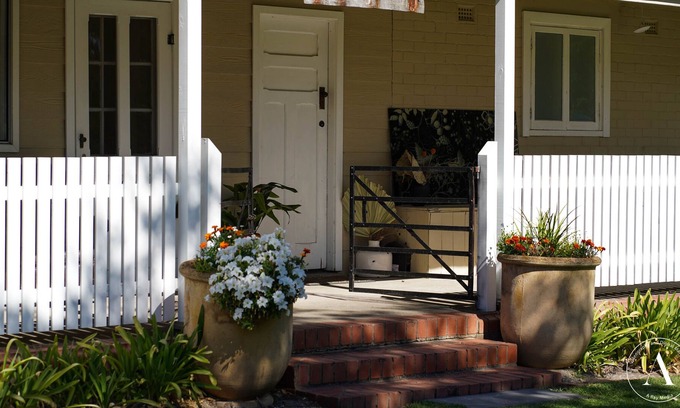 Woodside Casa | Barristers Block Vigneron Villa