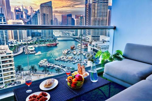 Dubai Marina Apartamento | Barsana - Seaside Luxury 2BDR - Panoramic Marina & Sea Views