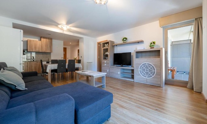 Arinsal Apartamento | Barthe Holidays I Apartamento moderno en Arinsal 6PAX a pie de pistas I Balcón con vistas y parking I Riu