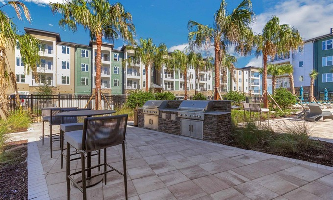 Deerwood Apartamento | Genoa's Apartment. 2 Beds, 1 Bath