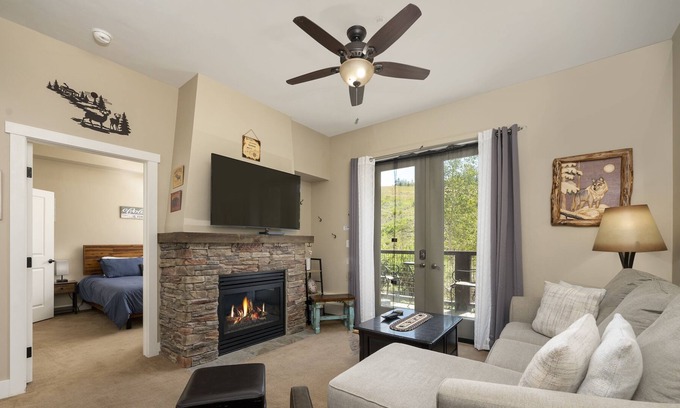 Silvercreek Condominio | Base Camp 2 Bedroom Condo by Redawning