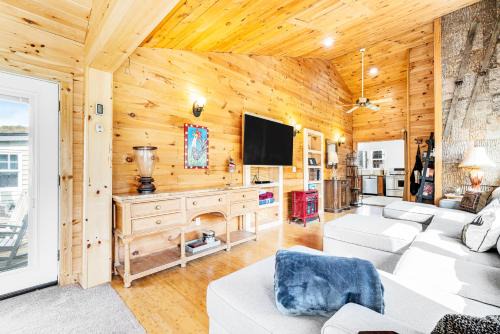 Banner Elk Casa | Base Camp Lodge