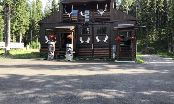 Cooke City-Silver Gate Chalet De Esquí | Base Camp to Yellowstone and the Beartooth Pass