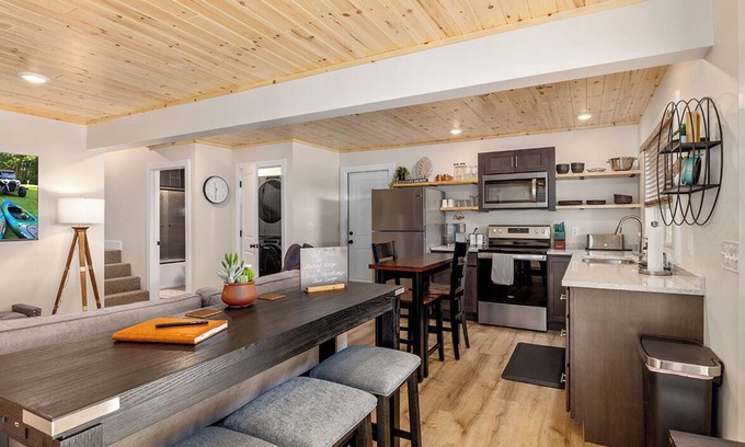 White Cloud Casa | Base Camp | Lookout Lodge #2