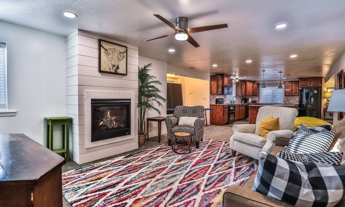Farr West Casa | Basement apartment by Willard Bay