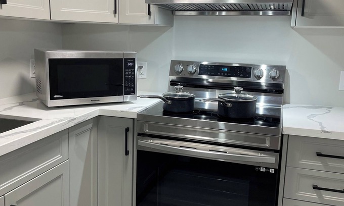 Brampton Casa | BASEMENT APARTMENT
