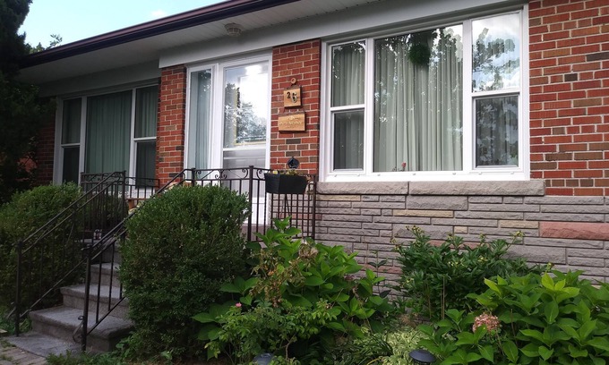 Wexford Casa | BASEMENT APARTMENT (PRIVATE ACESS)