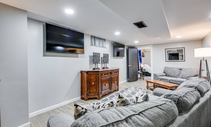 Northeast South Bend Casa | Basement Unit—Walk to ND