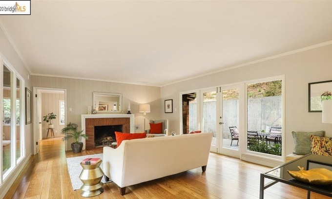 Forestland Casa | Basic mid century living in a serene setting
