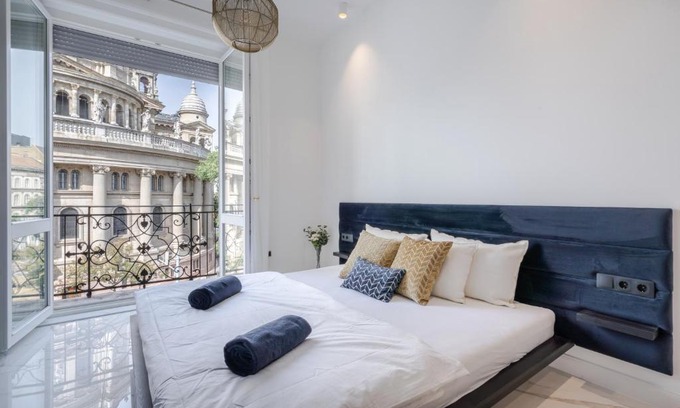 Inner City Budapest Apartamento | Basilica Presidential panorama suits