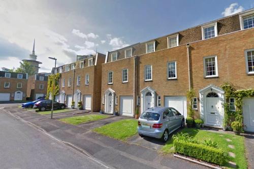 Basingstoke Casa | Basingstoke Townhouse