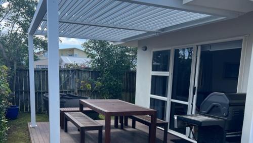 Whangamata Casa | Baskervilla - Whangamata Holiday Home