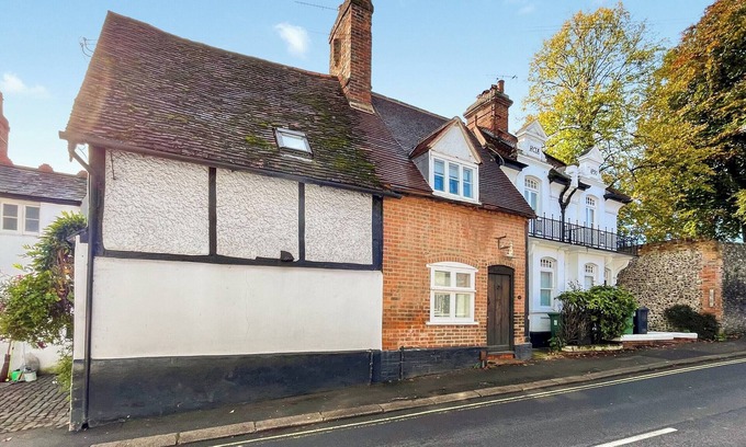 Henley-on-Thames Cabaña | Basket Makers Cottage