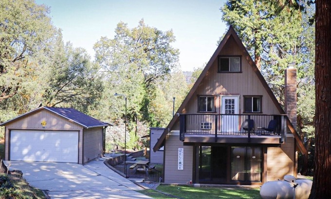 Wishon Cabina | Bass Lake Cabin. Knotty Pines Lodge