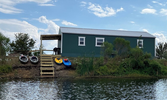 Commerce Cabina | Bass Lodge - Lakefront - New
