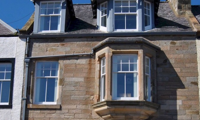 Pittenweem Casa | Bass View- harbourfront home, Pittenweem