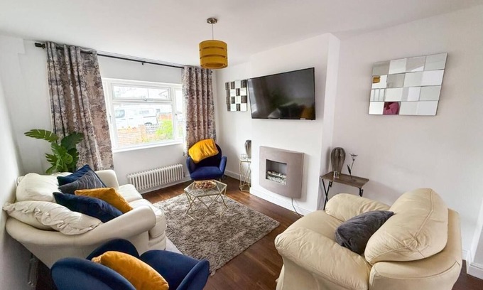 Farnborough and Crofton Apartamento | Bassetts House - Mins to Central London