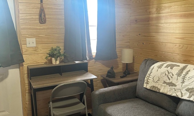Stevenson Cabina | Bassmasters - Cozy 1-bedroom cabin with WiFi, AC in fabulous Stevenson