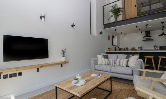 Wincanton Casa | Basswood Barn
