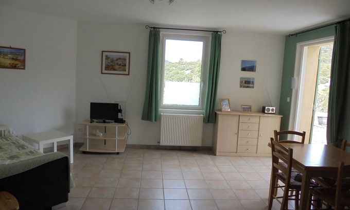 Mollans-sur-Ouveze Apartamento | Bastidon en alquiler frente al Mont Ventoux, piscina comunitaria