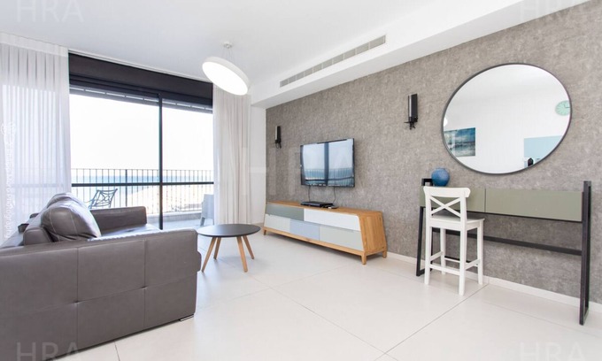 Haifa Apartamento | Precioso apartamento de Bat Galim Balcón de lujo Playa Cerca del médico Vista completa al mar