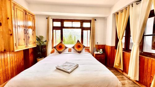 Darjeeling Hotel | Batasia, Hillside Inn