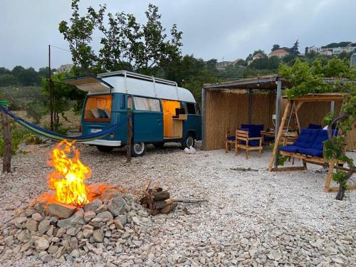 Kfardebian Otro | Batroun van camping