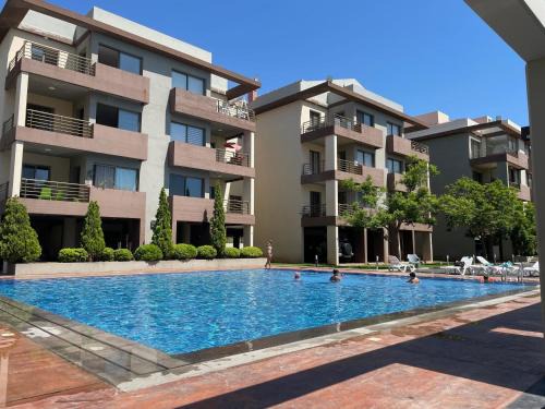 Batroun Chalet De Esquí | Batrouna Park resort Generator is included pool