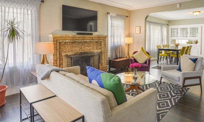 Dimond Casa | Bay Area Vacation Home ~ 6 Mi to Downtown Oakland!