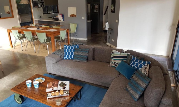 Coronet Bay Casa | Bay Breeze Beach Holiday Home