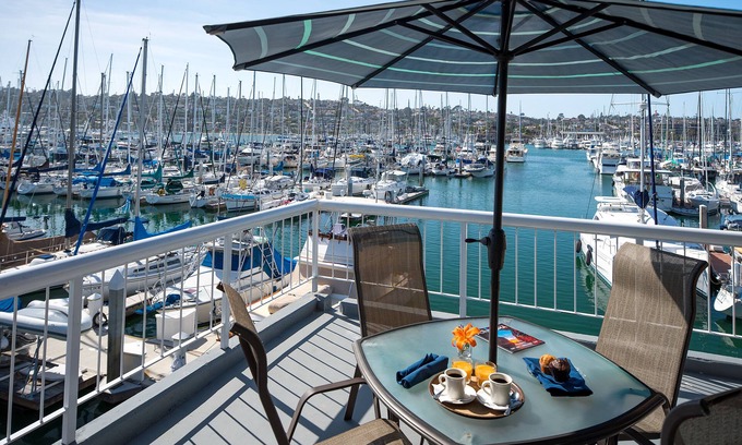 La Playa Hotel | Bay Club Hotel & Marina