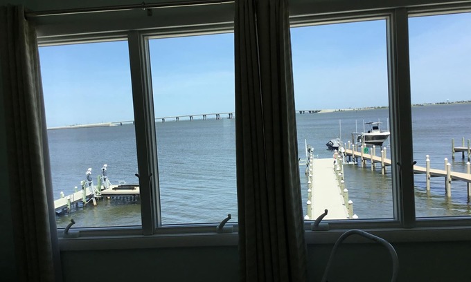Beach Haven West Casa | Bay front with 120 ‘ pier for boating, swimming, crabbing . Beautiful Sunrises!