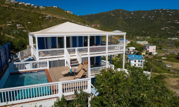Estate Carolina Villa | Bay House: excelentes vistas, piscina, paseo a tiendas y restaurantes
